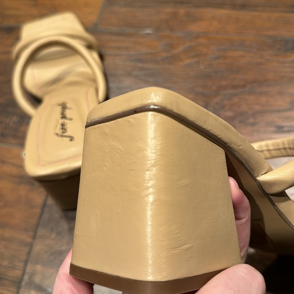 NEW! Free People Double Strap Parker Heel In Dune - Size 39 EU - Picture 15 of 16